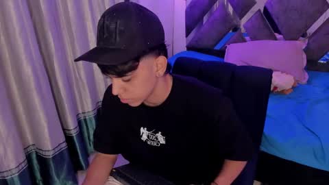 Snapshot of sebas_pretty7 chatting on March 22, 1:36 pm sebas_pretty7 online show from March 22, 1:36 pm
