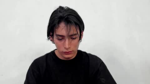 Snapshot of sebas_rosse chatting on December 1, 4:29 pm sebastian online show from December 1, 4:29 pm