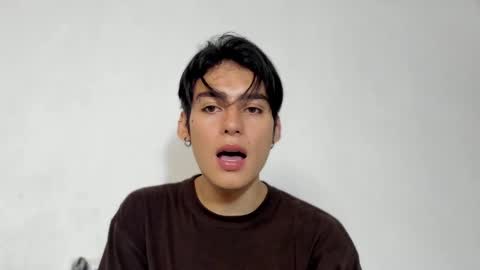 Snapshot of sebas_rosse chatting on December 3, 2:25 am sebastian online show from December 3, 2:25 am