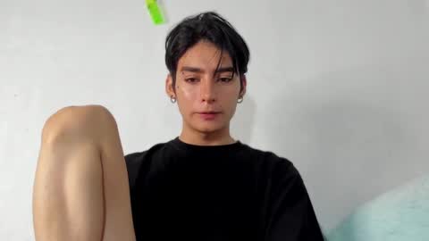 Snapshot of sebas_rosse chatting on December 4, 2:09 am sebastian online show from December 4, 2:09 am