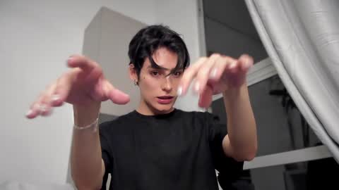 Snapshot of sebas_rosse chatting on December 21, 11:34 pm sebastian online show from December 21, 11:34 pm