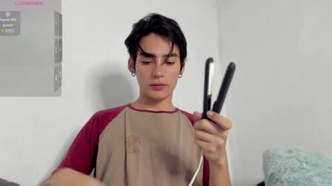 Snapshot of sebas_rosse chatting on December 28, 10:34 pm sebastian online show from December 28, 10:34 pm