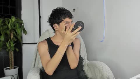 Snapshot of sebas_rosse chatting on September 27, 11:21 pm sebastian online show from September 27, 11:21 pm