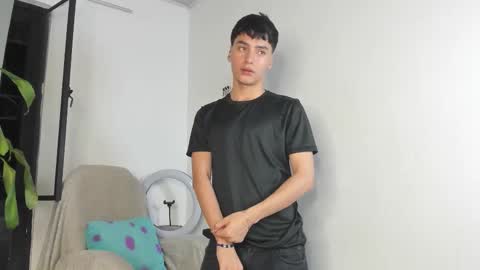 Snapshot of sebas_rosse chatting on October 19, 12:44 am sebastian online show from October 19, 12:44 am