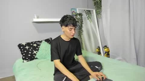Snapshot of sebas_rosse chatting on June 9, 11:27 pm sebastian online show from June 9, 11:27 pm