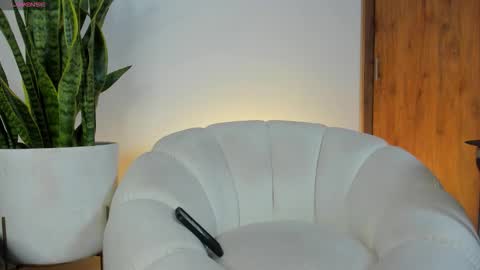 Snapshot of sebas_w01 chatting on November 22, 11:20 am sebastian online show from November 22, 11:20 am