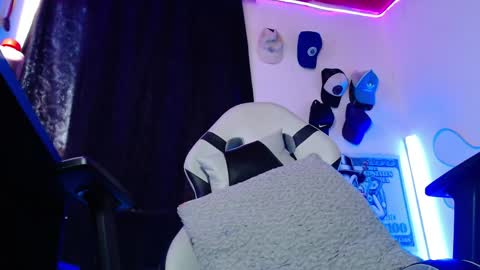 Sebastian online show from April 1, 7:00 pm