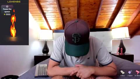 Snapshot of sebastian_berne chatting on November 5, 6:41 pm Sebastian Berne online show from November 5, 6:41 pm