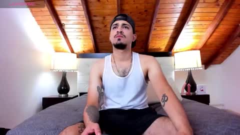 Snapshot of sebastian_berne chatting on November 16, 6:57 pm Sebastian Berne online show from November 16, 6:57 pm