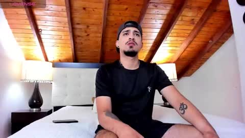 Snapshot of sebastian_berne chatting on November 17, 7:08 pm Sebastian Berne online show from November 17, 7:08 pm