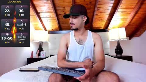 Snapshot of sebastian_berne chatting on November 25, 8:20 pm Sebastian Berne online show from November 25, 8:20 pm