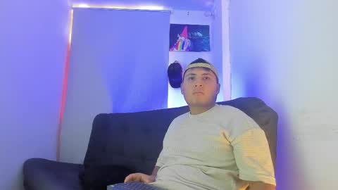 Snapshot of sebastian_col chatting on February 9, 6:26 pm Sebastian Col online show from February 9, 6:26 pm