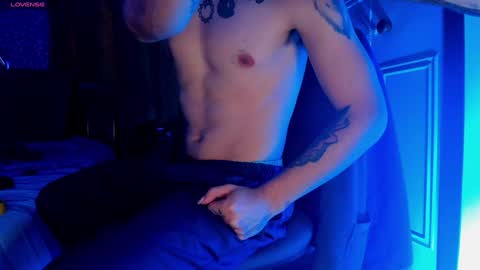 Snapshot of sebastian_foxter chatting on January 30, 12:18 am Sebastian online show from January 30, 12:18 am