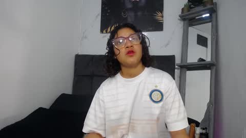 Snapshot of sebastian_n_alinson chatting on December 4, 3:04 am sebastian n alinson online show from December 4, 3:04 am