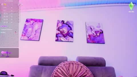     .  INDEPENDENT MODEL online show from February 23, 12:35 pm