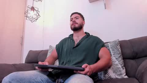 Instagram jeanpaulfit  online show from December 28, 11:59 pm