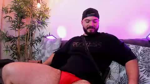 Snapshot of sebastianvilla__ chatting on June 19, 9:40 pm Instagram jeanpaulfit online show from June 19, 9:40 pm