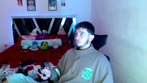 Snapshot of sebasxxl12 chatting on May 26, 11:23 pm Sebas online show from May 26, 11:23 pm