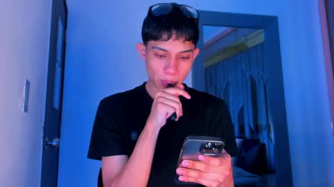 Snapshot of sebax_00 chatting on April 29, 4:38 am Sebastian online show from April 29, 4:38 am