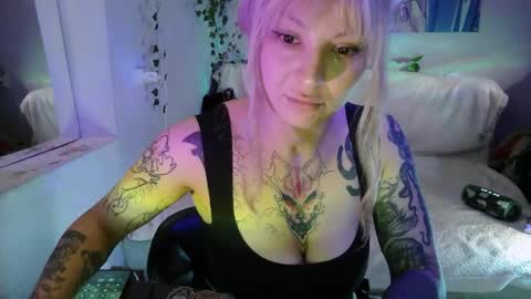 secret_bloom online show from January 7, 8:00 pm