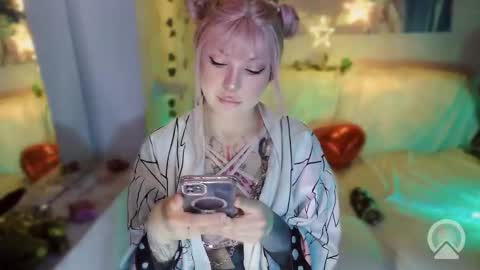 secret_bloom online show from February 18, 7:10 pm