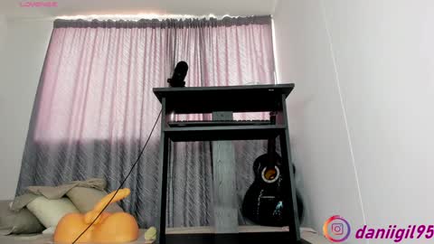 Snapshot of secret_daniell1 chatting on December 13, 2:27 pm Daniela online show from December 13, 2:27 pm