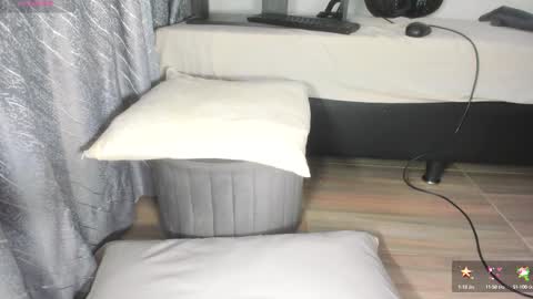 Snapshot of secret_daniell1 chatting on September 10, 12:27 pm Daniela online show from September 10, 12:27 pm