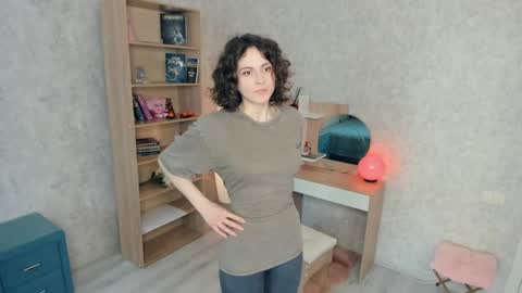 Snapshot of secret_des1res chatting on May 13, 9:50 am Mia online show from May 13, 9:50 am