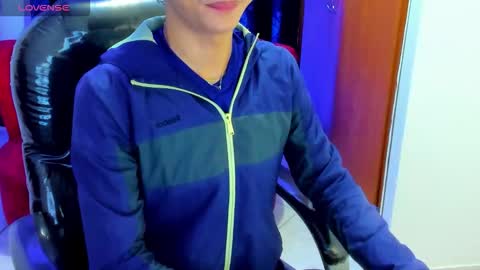 Snapshot of secret_justin chatting on November 26, 12:28 pm JUSTIN online show from November 26, 12:28 pm