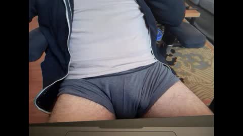 Snapshot of secret_neighbor_ chatting on October 2, 5:42 pm secret_neighbor_ online show from October 2, 5:42 pm