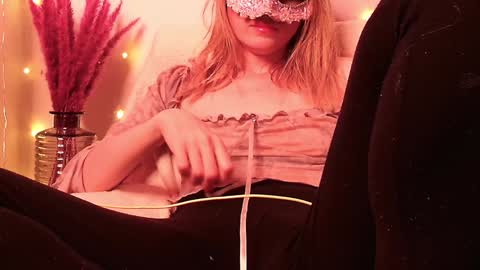 Anni online show from January 2, 9:43 am