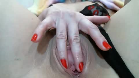 Snapshot of secretlisa chatting on February 4, 5:34 pm SecretLisa online show from February 4, 5:34 pm