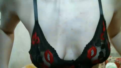 Snapshot of secretlisa chatting on February 5, 6:26 pm SecretLisa online show from February 5, 6:26 pm