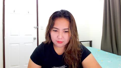 Snapshot of secretlover010101 chatting on December 4, 1:58 am MILAN online show from December 4, 1:58 am