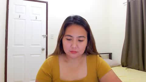 Snapshot of secretlover010101 chatting on December 10, 2:27 am MILAN online show from December 10, 2:27 am