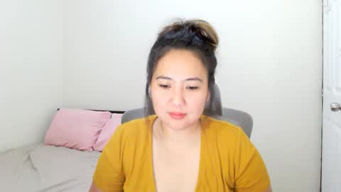 Snapshot of secretlover010101 chatting on February 27, 2:21 am MILAN online show from February 27, 2:21 am