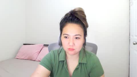 Snapshot of secretlover010101 chatting on February 28, 2:53 am MILAN online show from February 28, 2:53 am