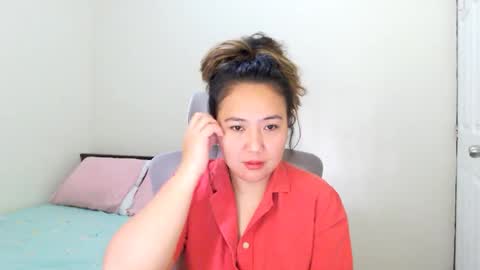 Snapshot of secretlover010101 chatting on March 4, 2:27 am MILAN online show from March 4, 2:27 am