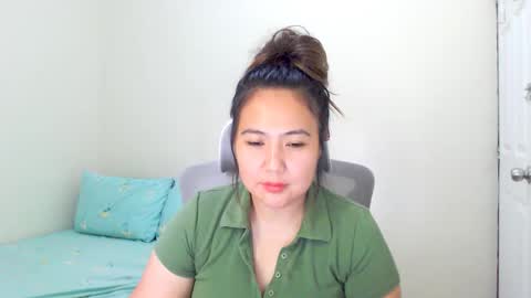 Snapshot of secretlover010101 chatting on March 12, 5:35 am MILAN online show from March 12, 5:35 am