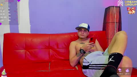 3some HORNY KIMGOOD GIRL LOOKING TO EXPERIENCE ALL KINDS OF SHOW online show from December 16, 2:47 am