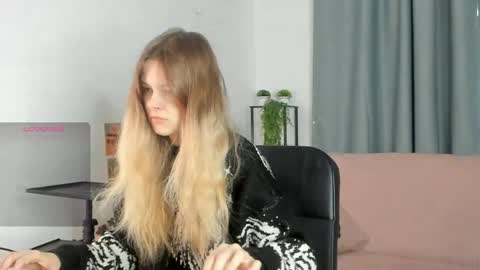 secrettier online show from April 5, 5:04 am