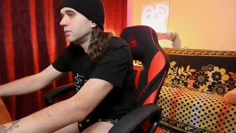 Snapshot of sed_lex chatting on December 11, 6:42 pm Lex online show from December 11, 6:42 pm