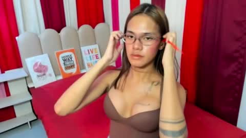 Snapshot of seductive_aliyah chatting on April 26, 6:44 am aliyah online show from April 26, 6:44 am
