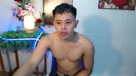 Snapshot of seductive_maxxx chatting on May 20, 3:45 am Max online show from May 20, 3:45 am