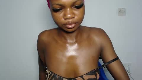 seductive_sugar247 online show from April 2, 6:33 am