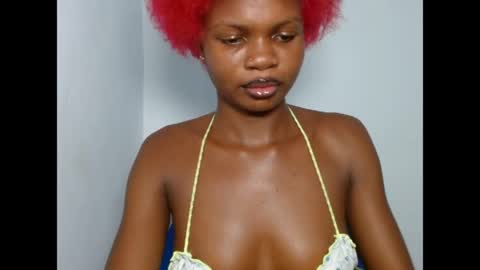 seductive_sugar247 online show from April 12, 9:25 am