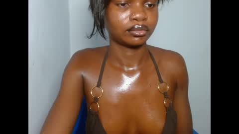 seductive_sugar247 online show from April 14, 5:46 am