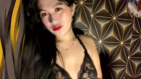 Snapshot of seductivecock69_cassie chatting on April 5, 4:04 pm seductivecock69_cassie online show from April 5, 4:04 pm