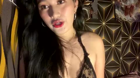 Snapshot of seductivecock69_cassie chatting on May 13, 8:01 am seductivecock69_cassie online show from May 13, 8:01 am