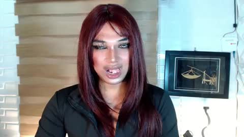 Snapshot of seductivedeluxe69 chatting on February 24, 3:09 pm Deluxe online show from February 24, 3:09 pm